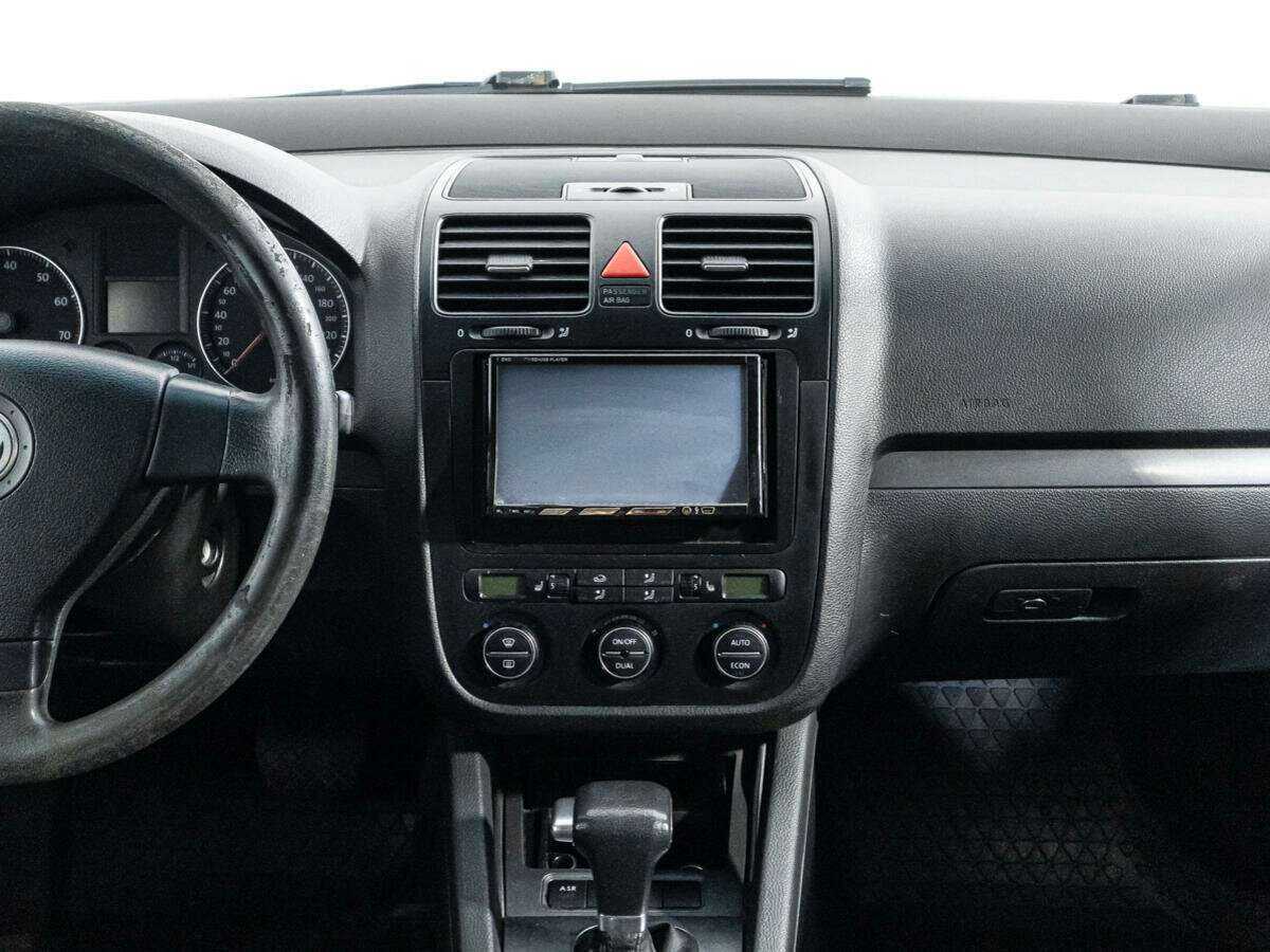 Купить Volkswagen Jetta с пробегом. Фото: #13