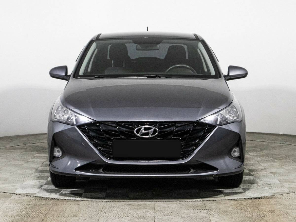 Купить Hyundai Solaris с пробегом. Фото: #1