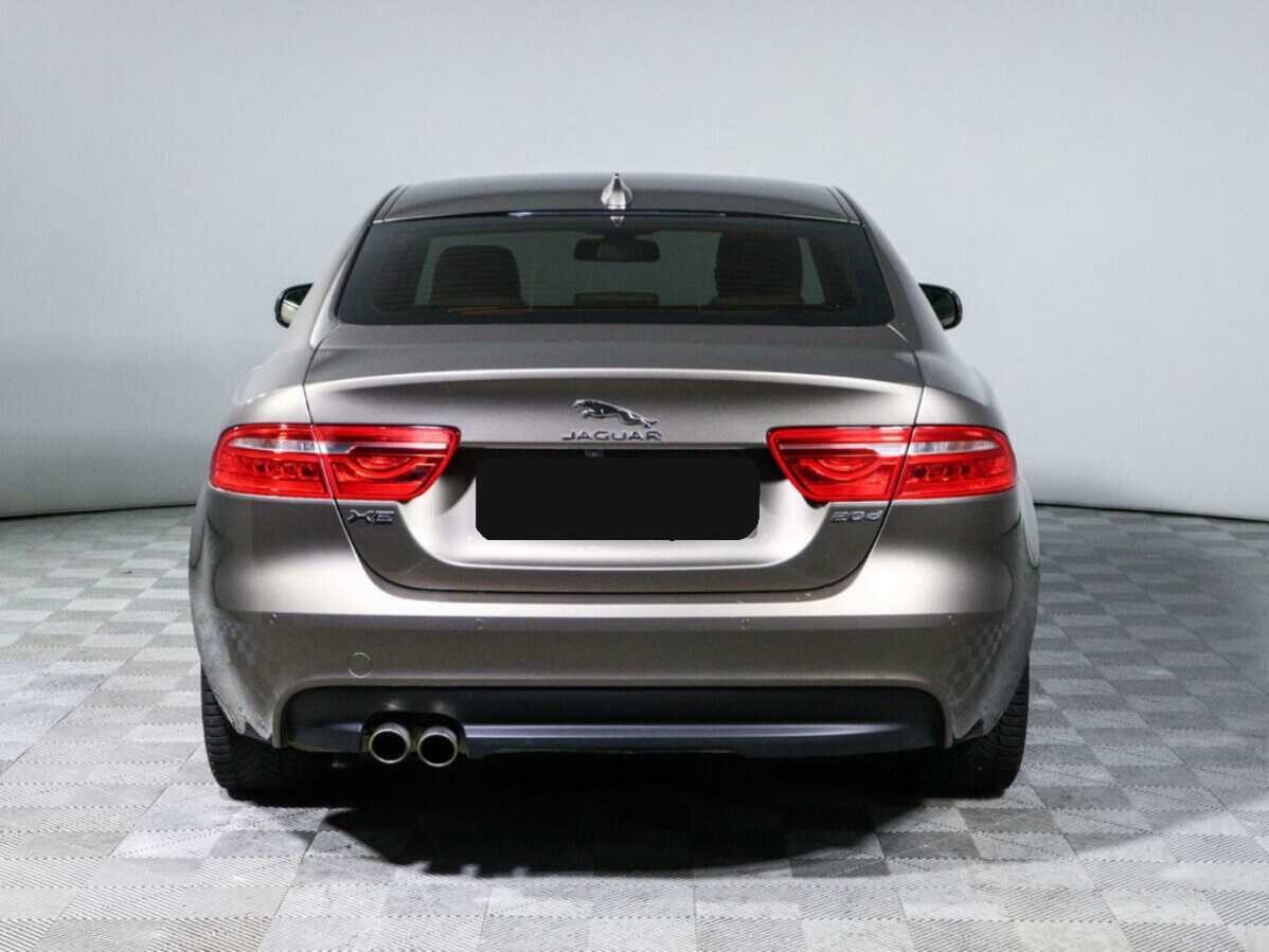 Купить Jaguar XE с пробегом. Фото: #5