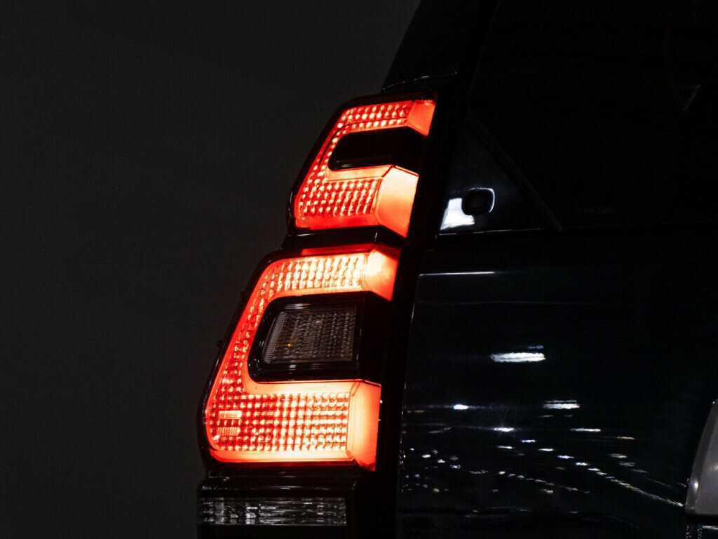 Купить Toyota Land Cruiser Prado с пробегом. Фото: #27