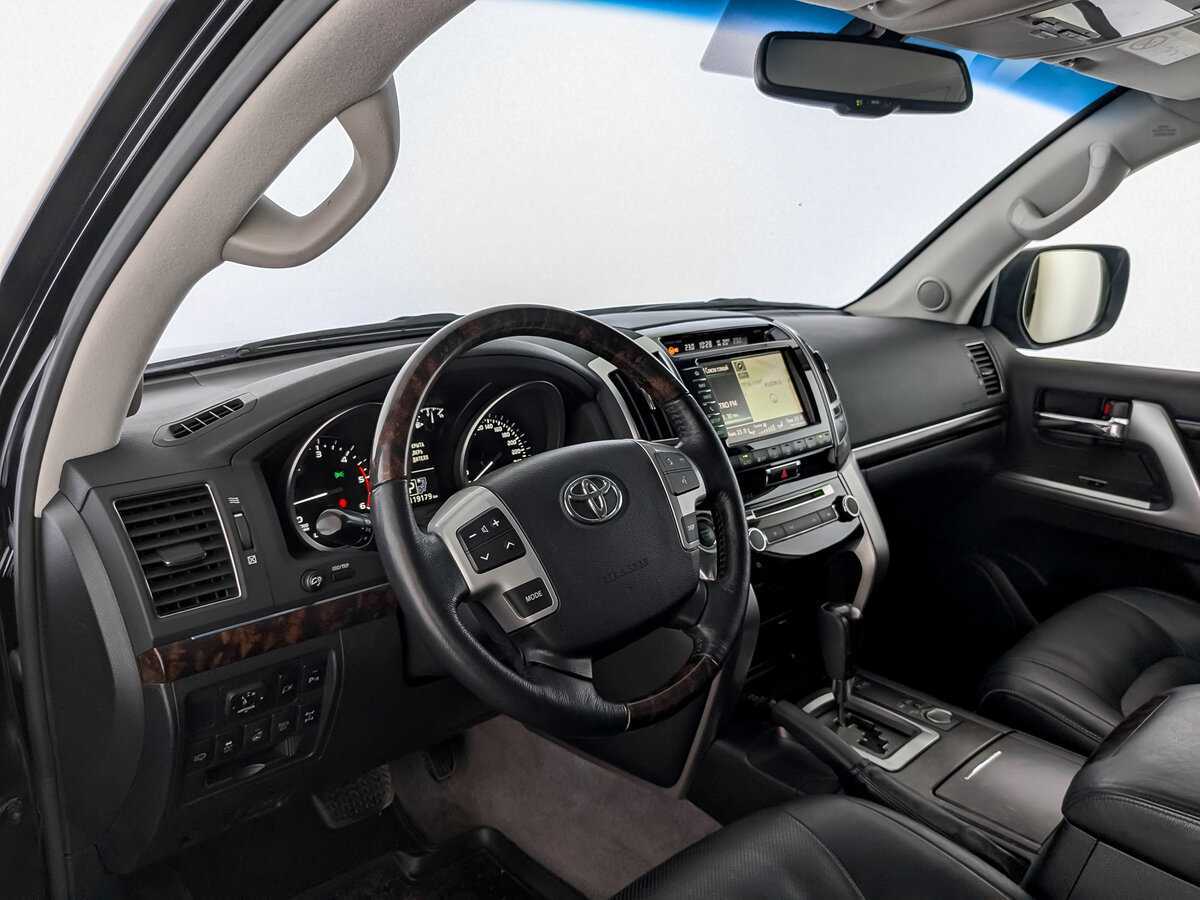Купить Toyota Land Cruiser с пробегом. Фото: #15