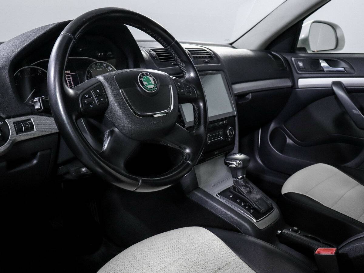 Купить Skoda Octavia с пробегом. Фото: #10
