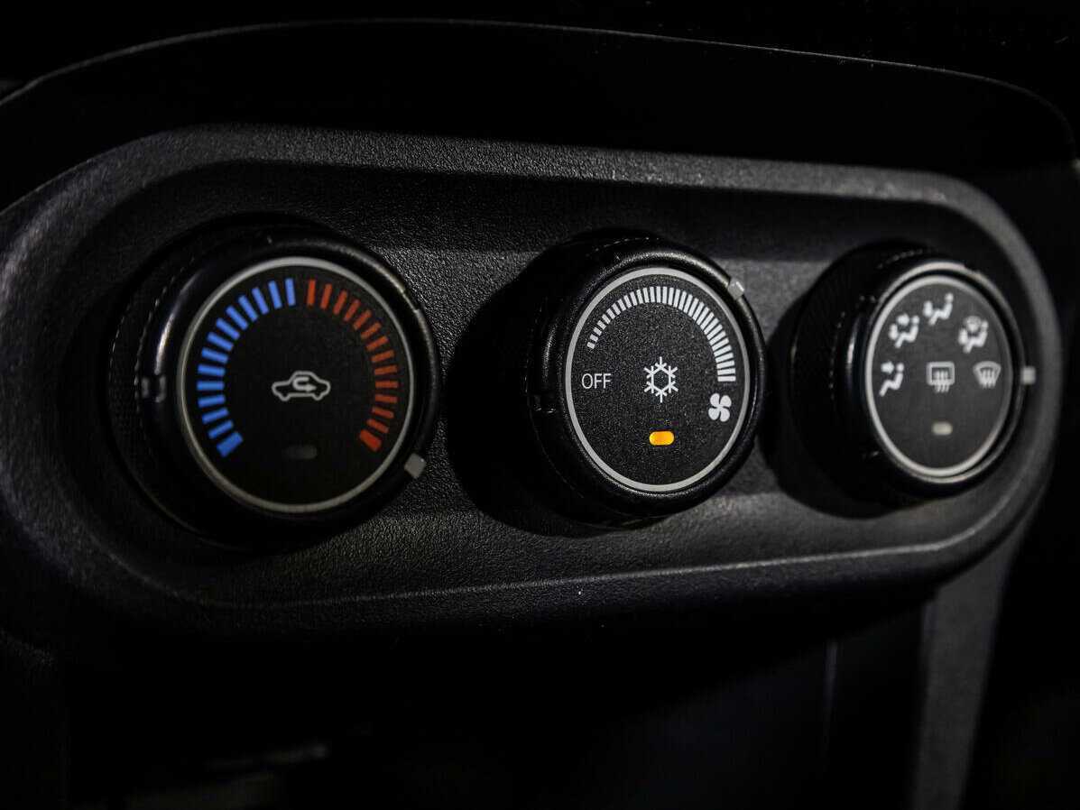 Купить Mitsubishi Lancer с пробегом. Фото: #11