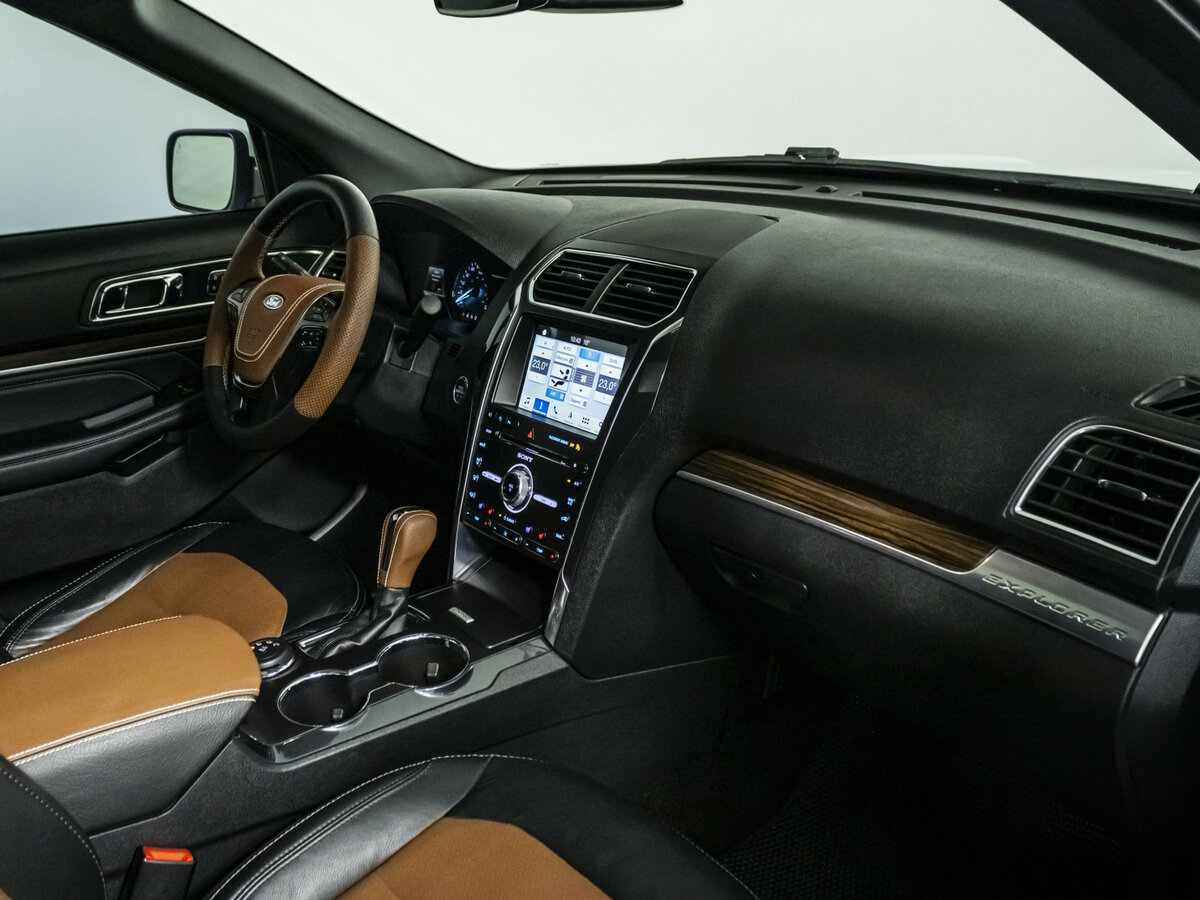 Купить Ford Explorer с пробегом. Фото: #6