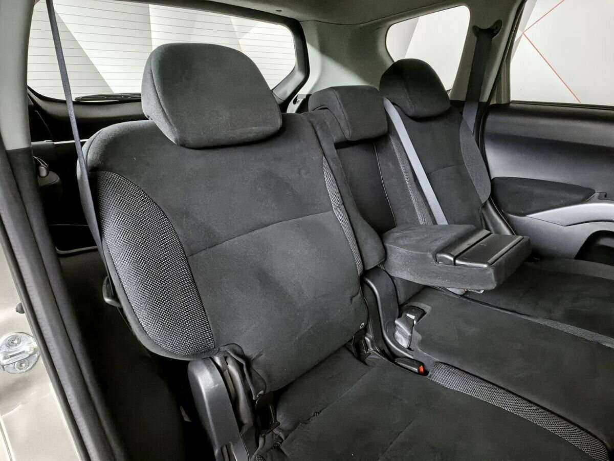 Купить Mitsubishi Outlander с пробегом. Фото: #11