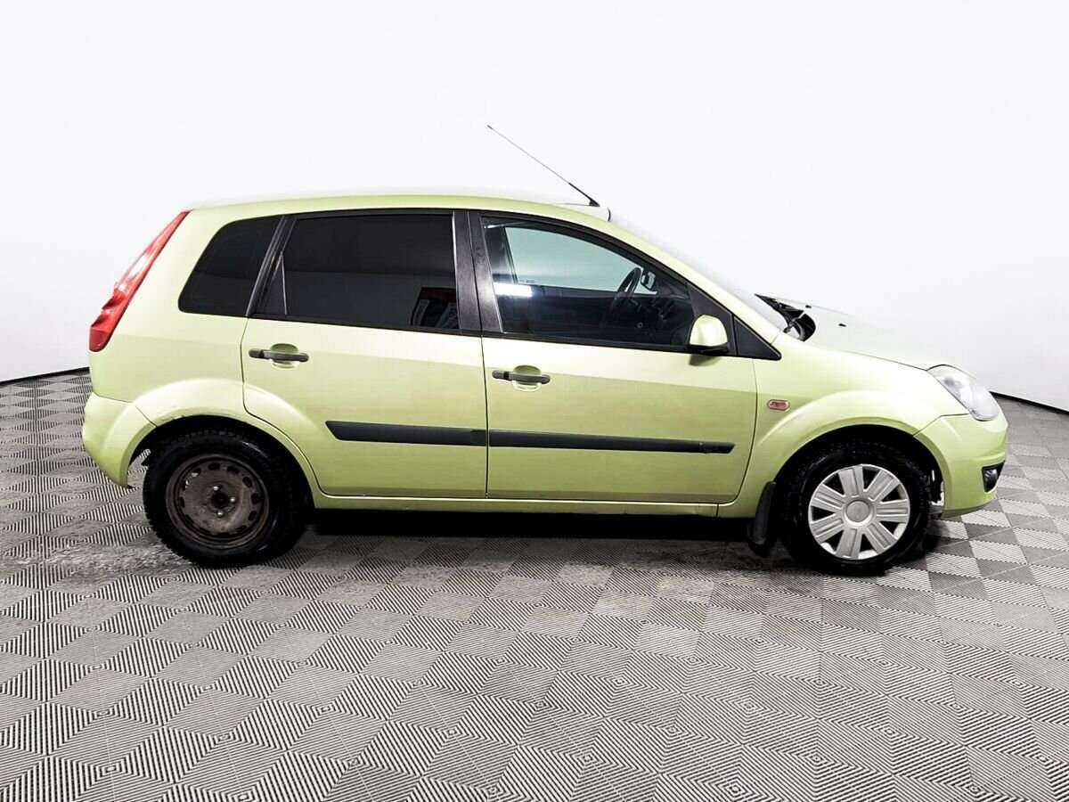 Купить Ford Fiesta с пробегом. Фото: #3