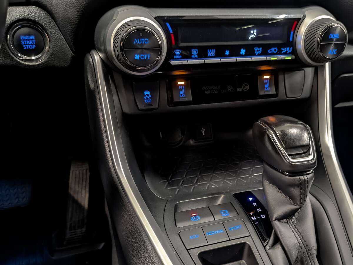 Купить Toyota RAV4 с пробегом. Фото: #21