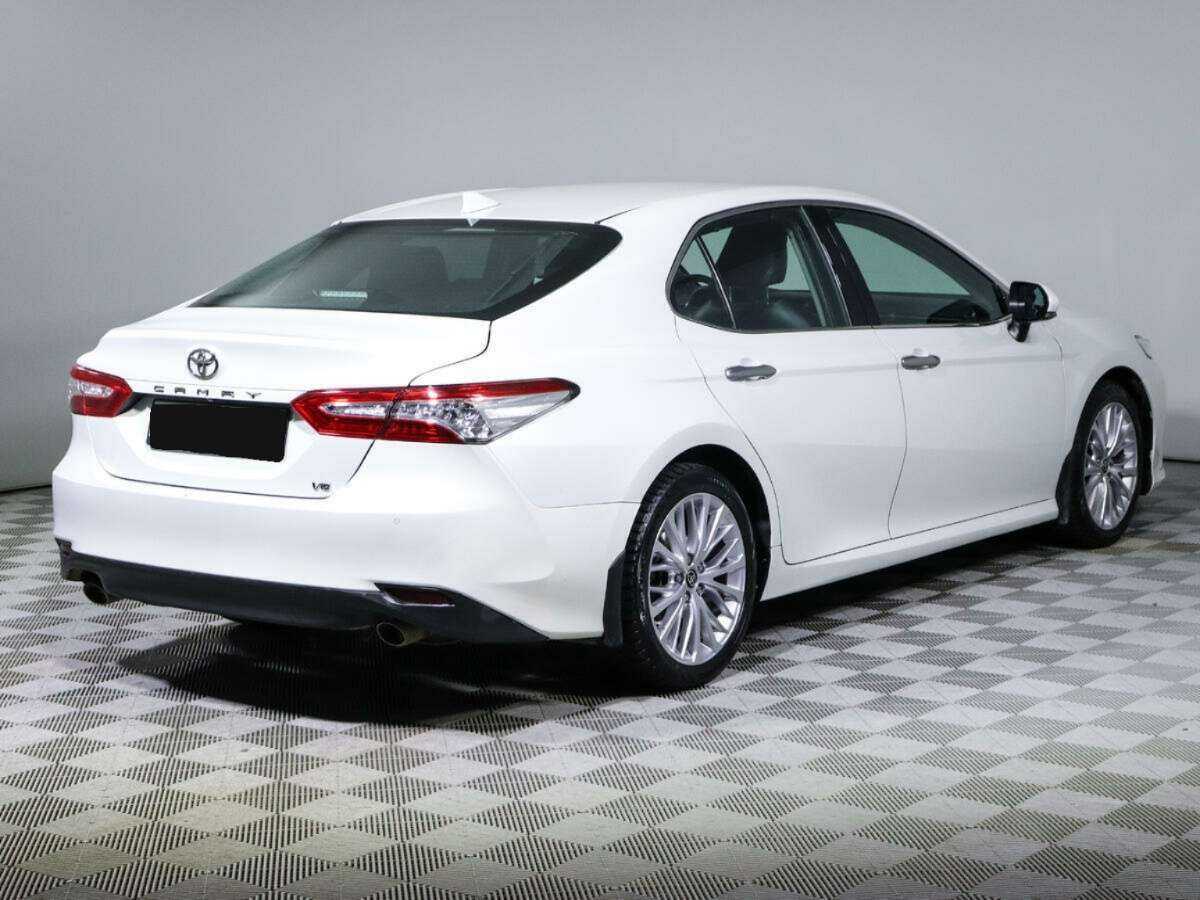 Купить Toyota Camry с пробегом. Фото: #2