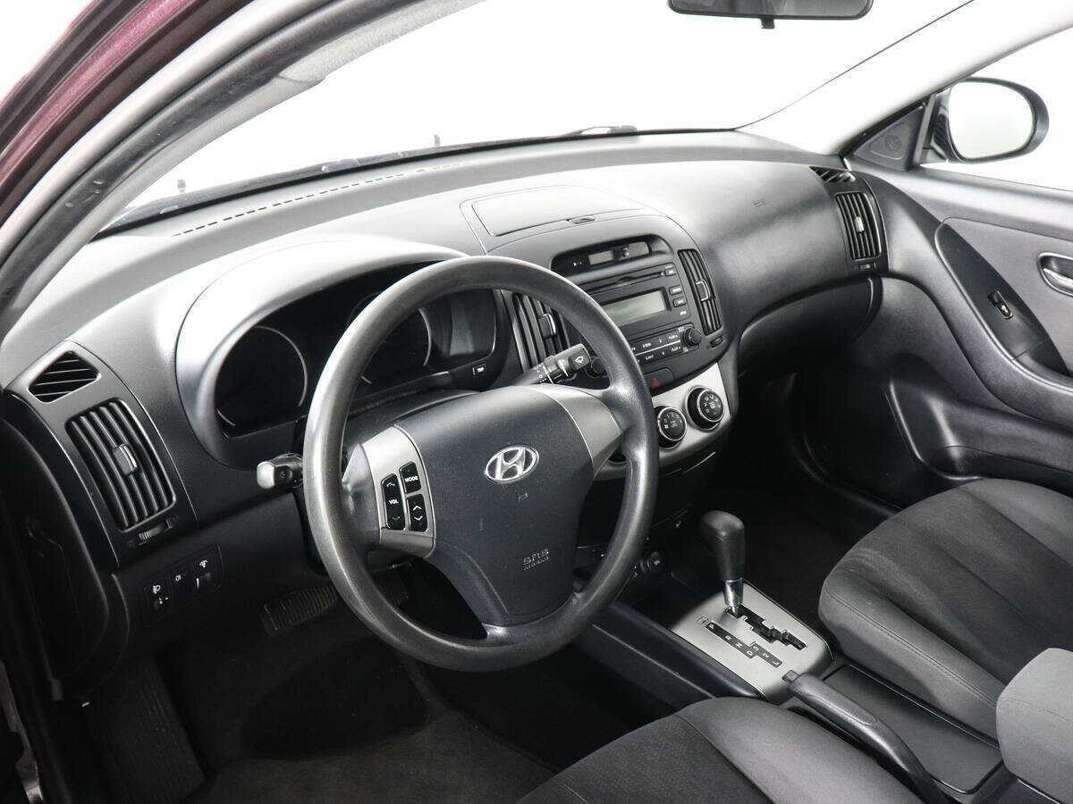 Купить Hyundai Elantra с пробегом. Фото: #7