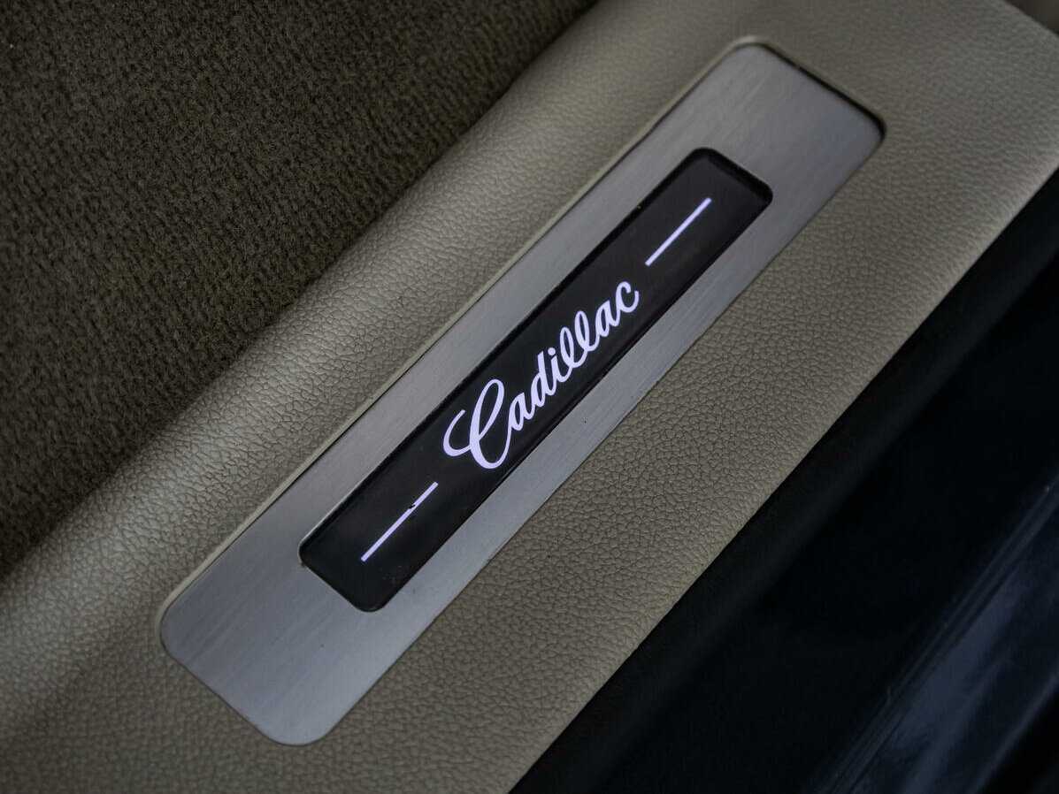 Купить Cadillac Escalade с пробегом. Фото: #24