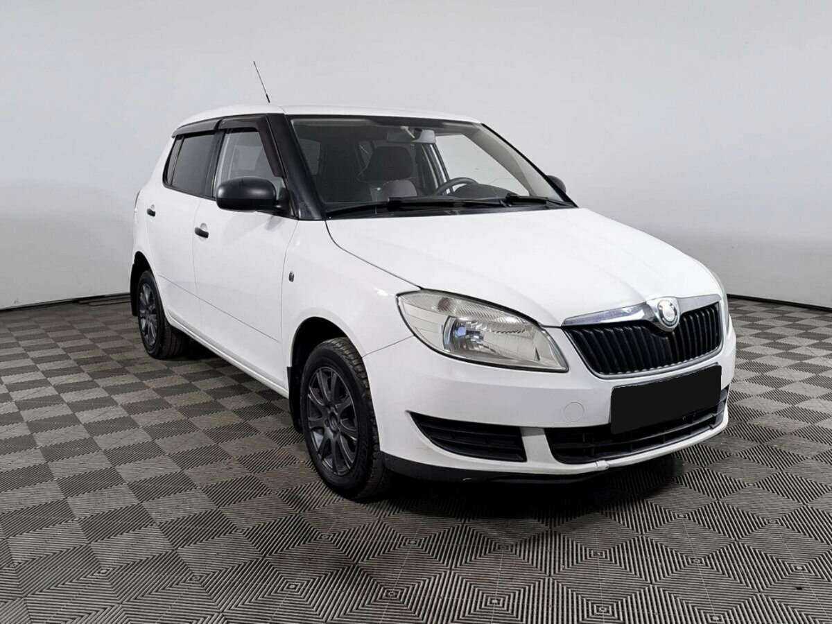 Купить Skoda Fabia с пробегом. Фото: #2