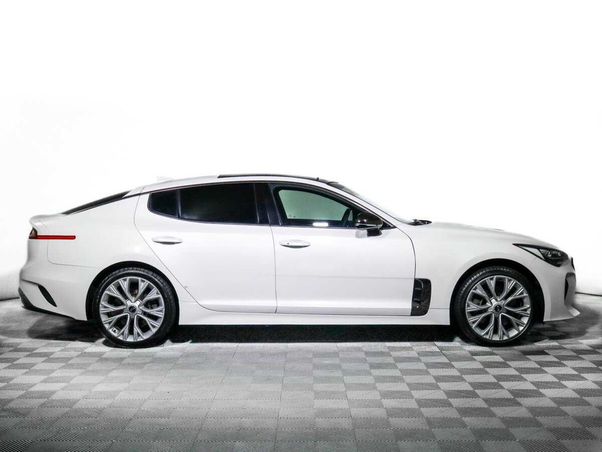 Купить Kia Stinger с пробегом. Фото: #3