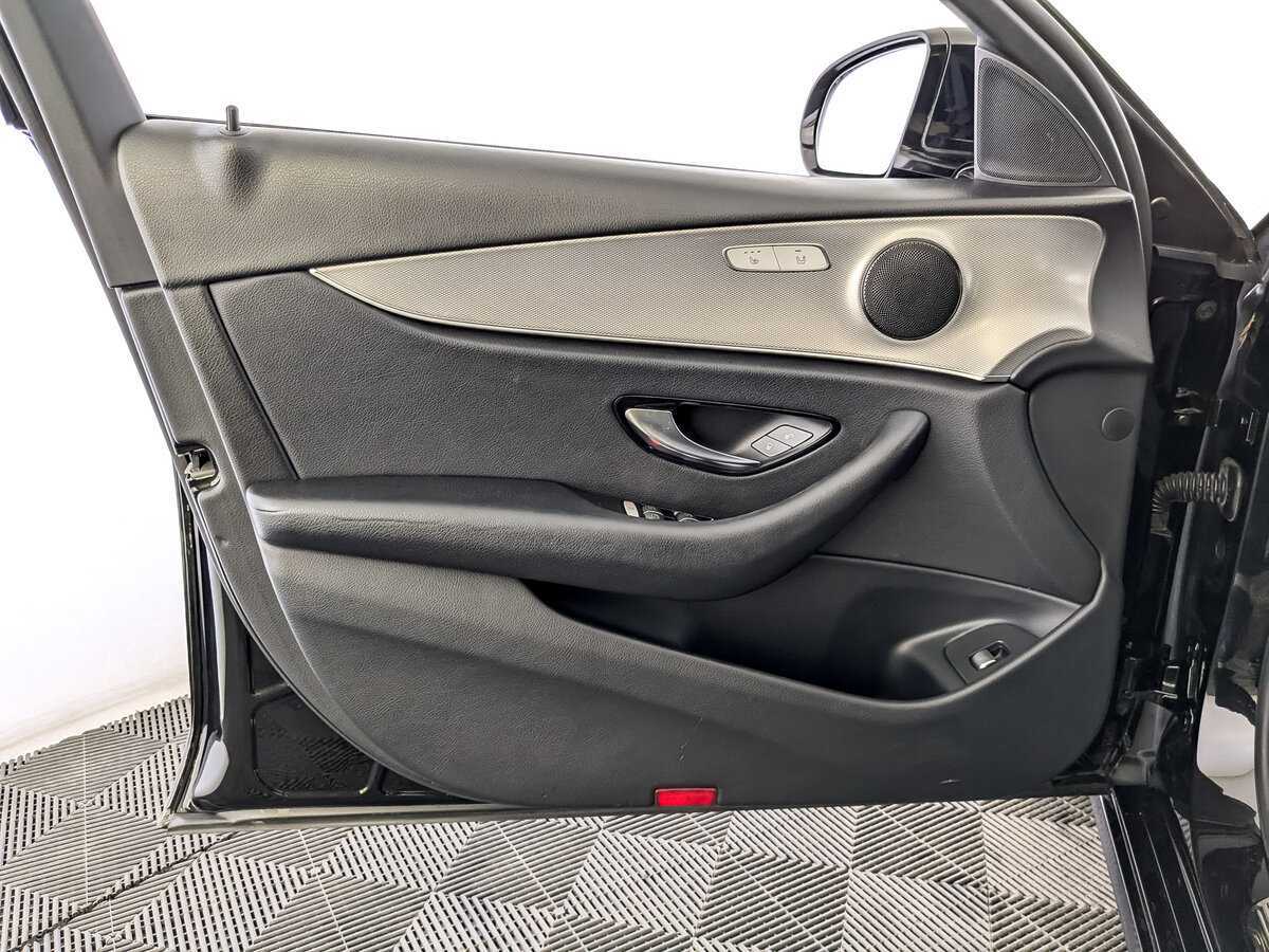 Купить Mercedes-Benz E-Класс с пробегом. Фото: #14