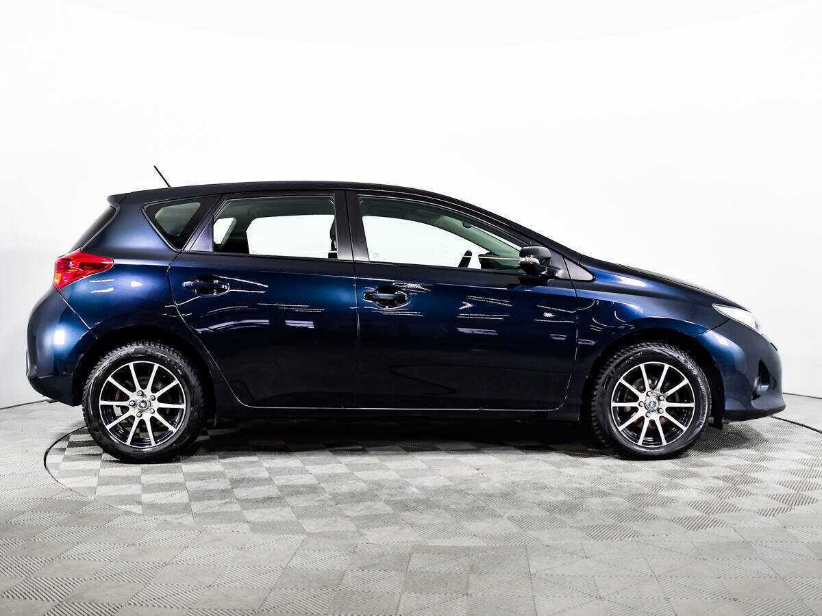 Купить Toyota Auris с пробегом. Фото: #3