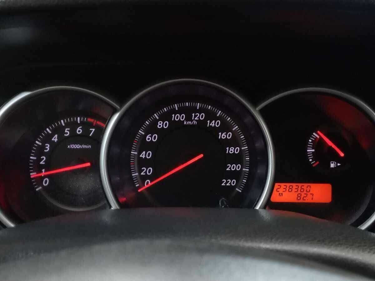 Купить Nissan Tiida с пробегом. Фото: #11