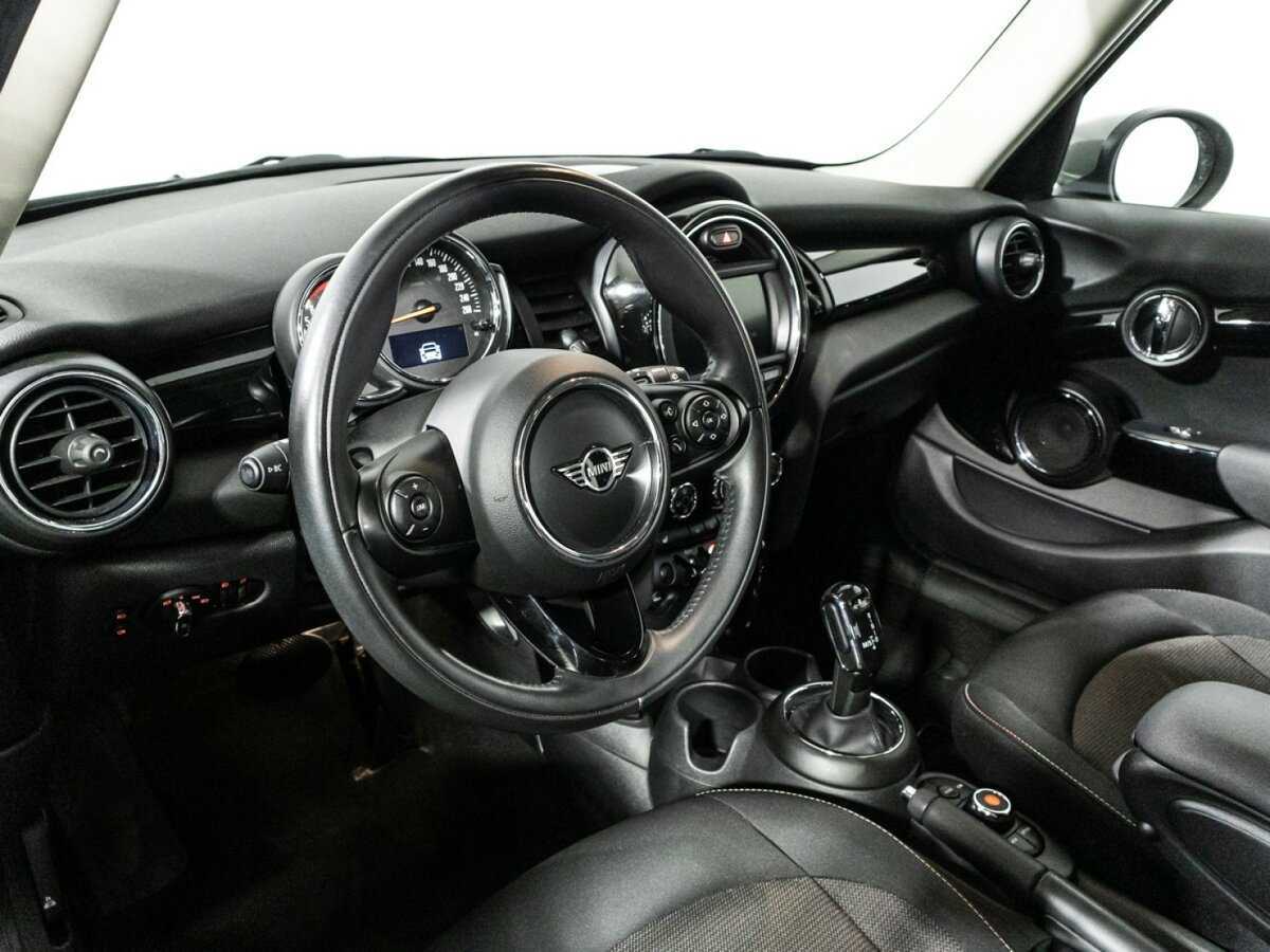 Купить Mini Hatch с пробегом. Фото: #10