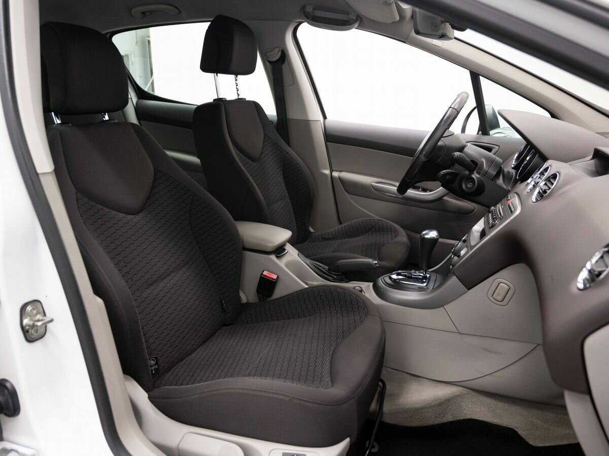 Купить Peugeot 308 с пробегом. Фото: #11