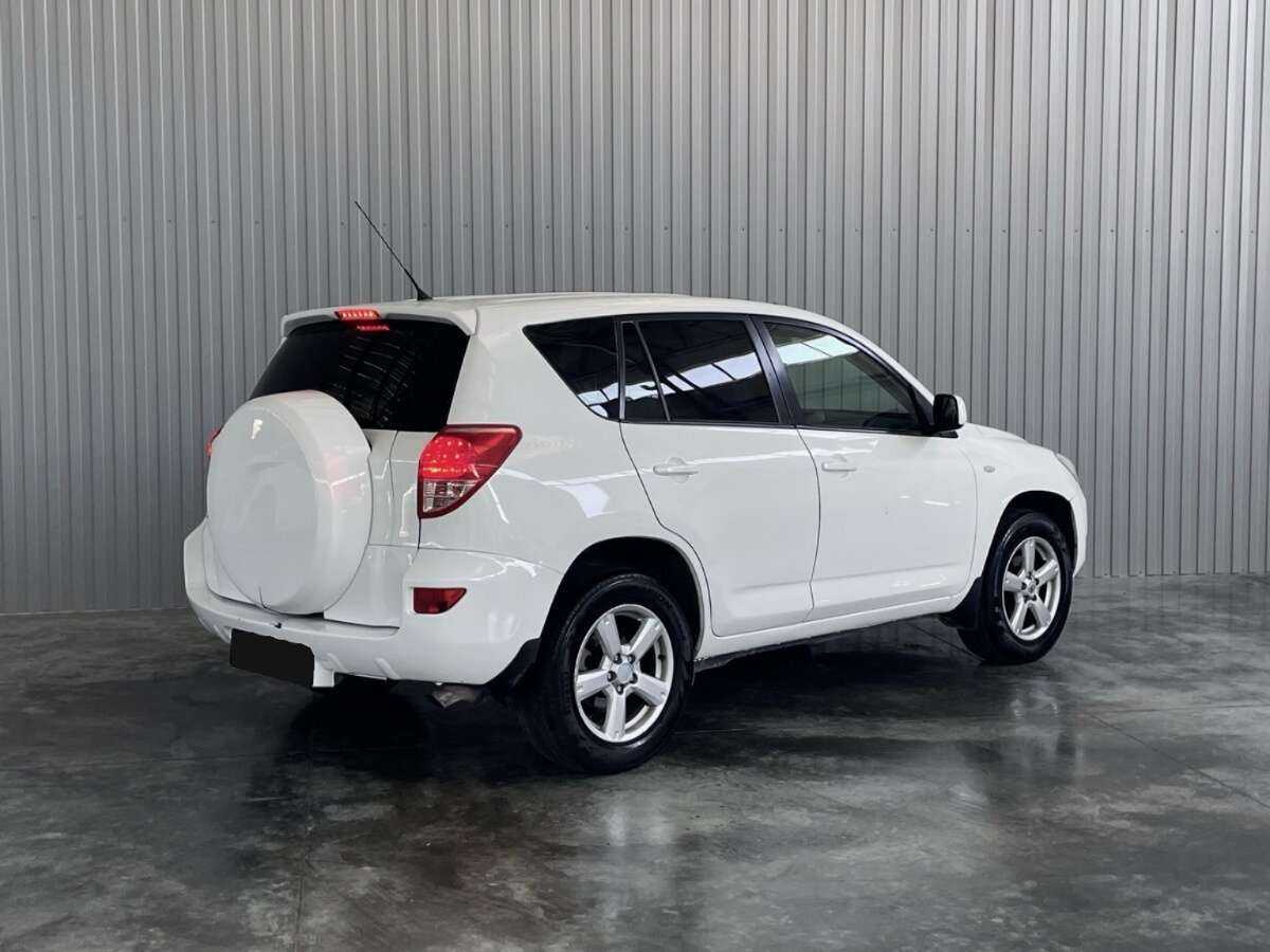 Купить Toyota RAV4 с пробегом. Фото: #4
