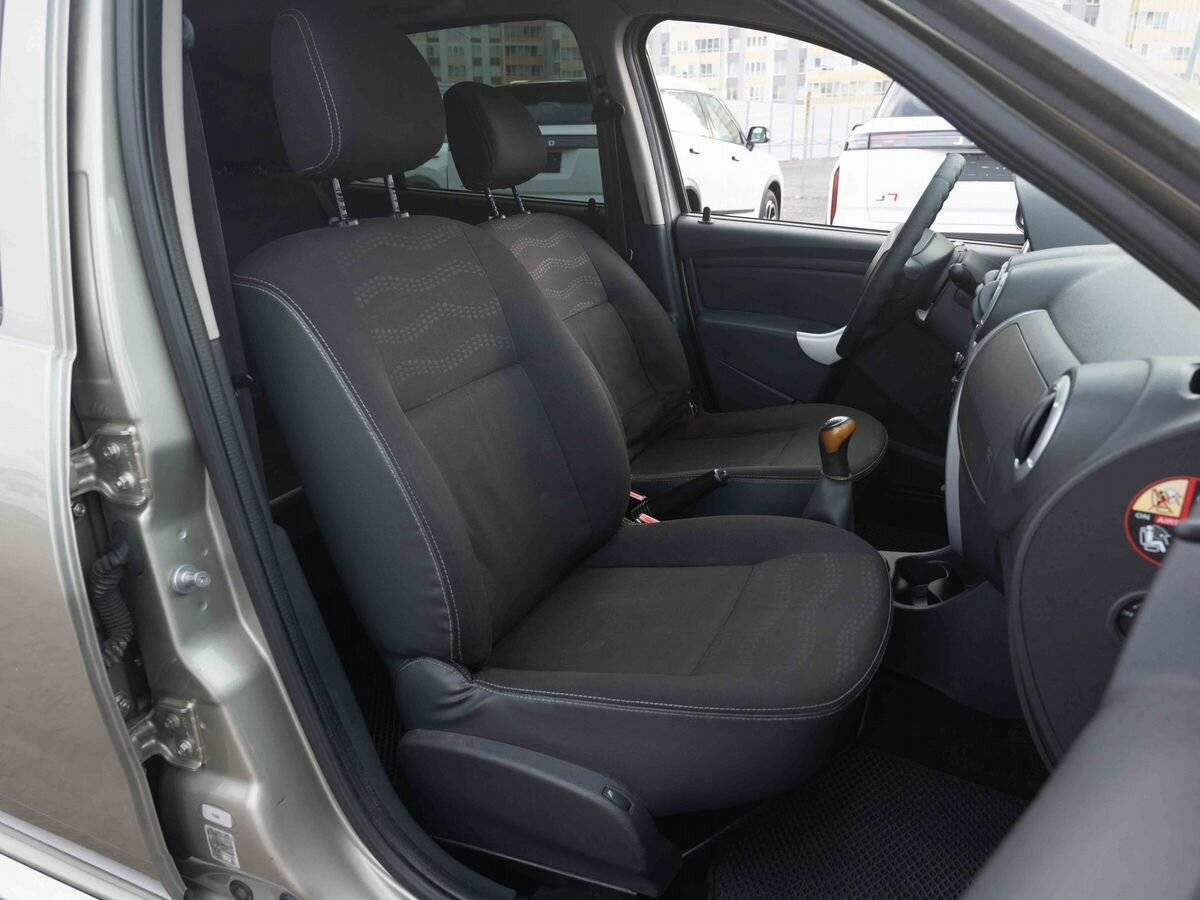Купить Renault Sandero с пробегом. Фото: #11