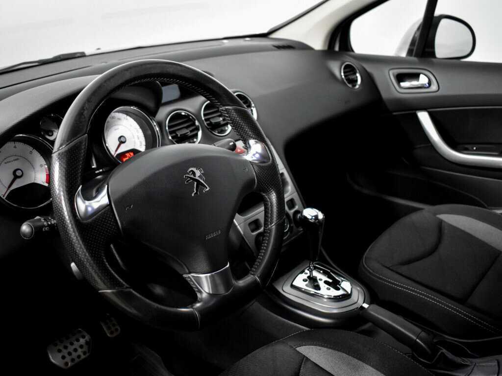Купить Peugeot 408 с пробегом. Фото: #8