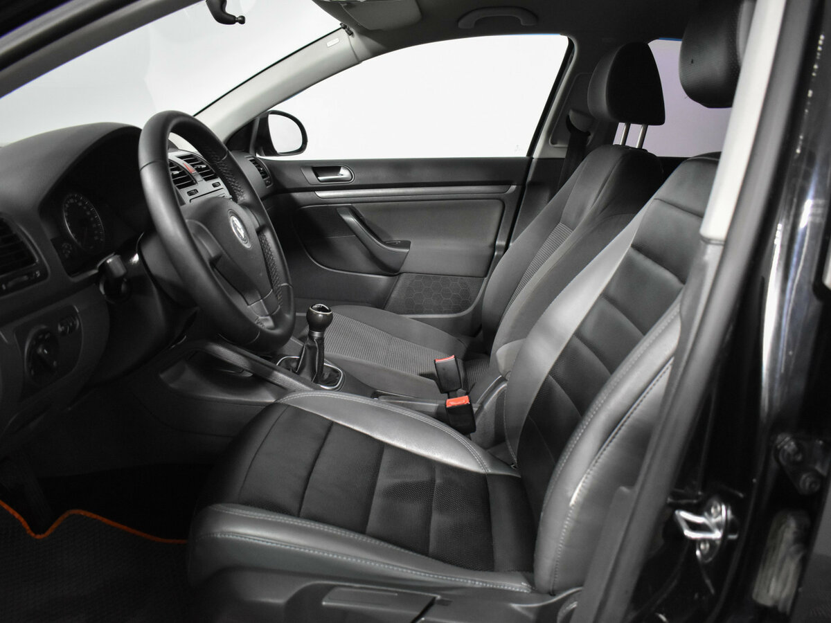 Купить Volkswagen Jetta с пробегом. Фото: #8