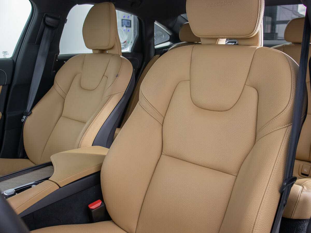 Купить Volvo S90 с пробегом. Фото: #13