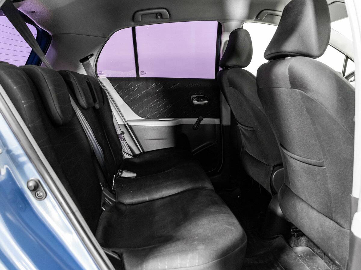 Купить Toyota Yaris с пробегом. Фото: #17