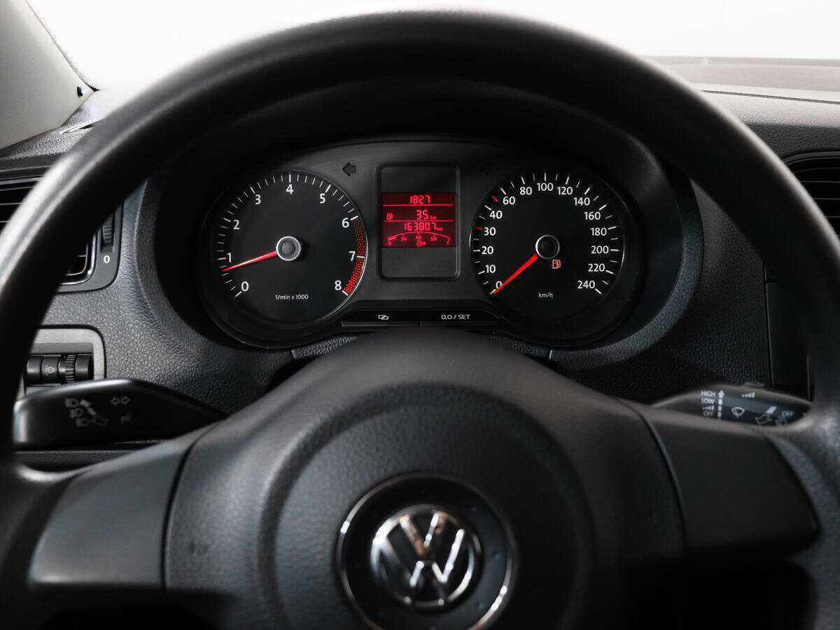 Купить Volkswagen Polo с пробегом. Фото: #10