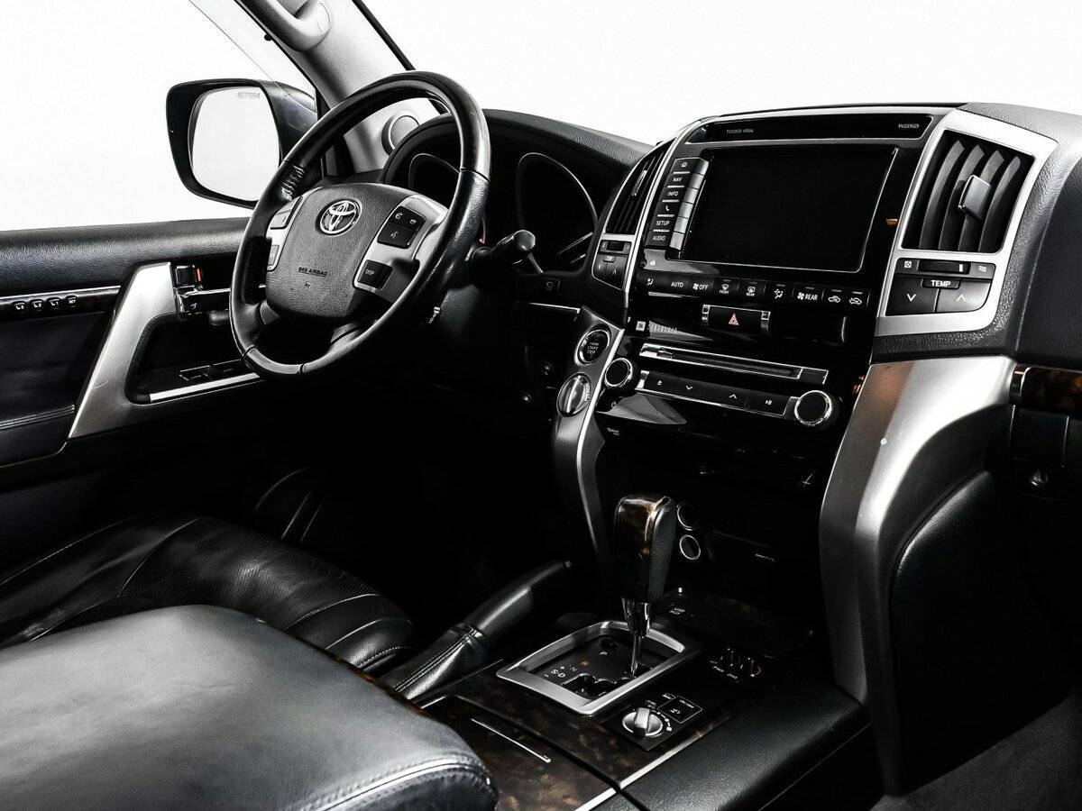 Купить Toyota Land Cruiser с пробегом. Фото: #8