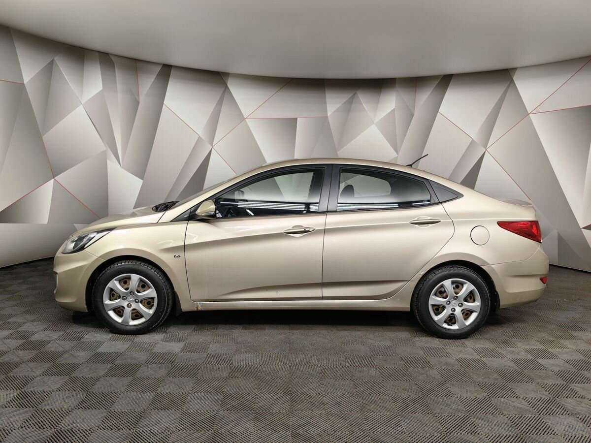 Купить Hyundai Solaris с пробегом. Фото: #4