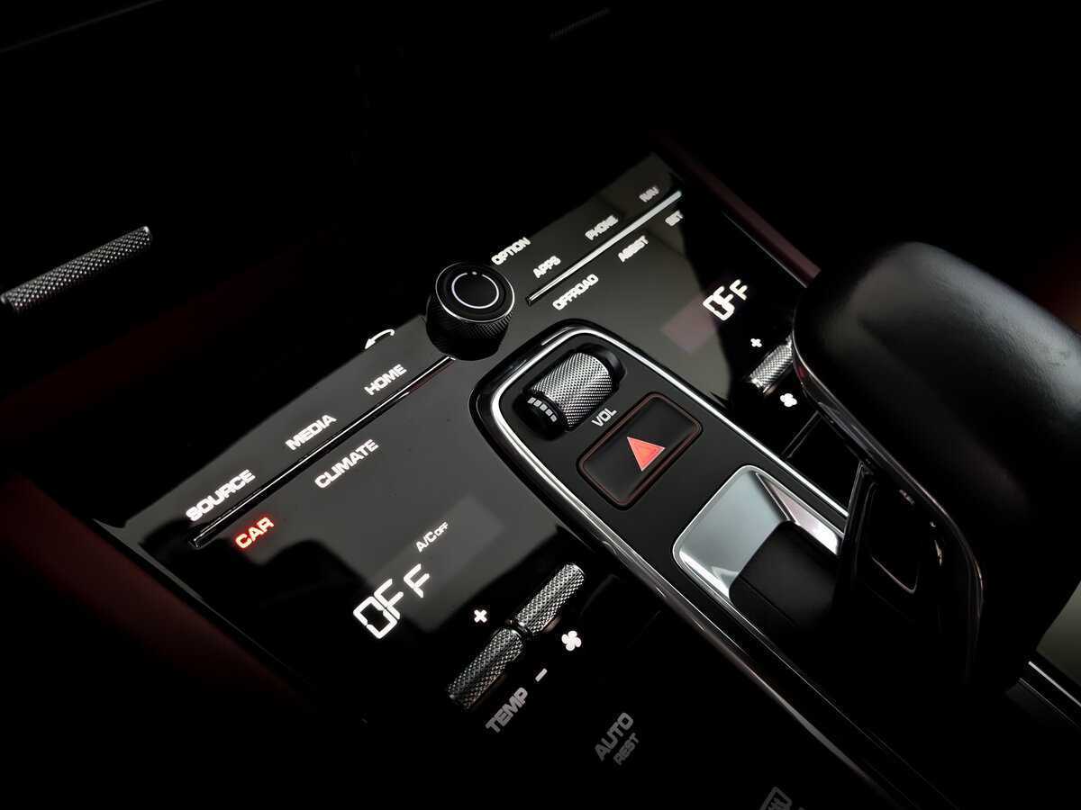 Купить Porsche Cayenne с пробегом. Фото: #27