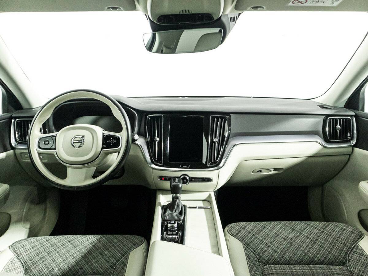 Купить Volvo V60 Cross Country с пробегом. Фото: #12