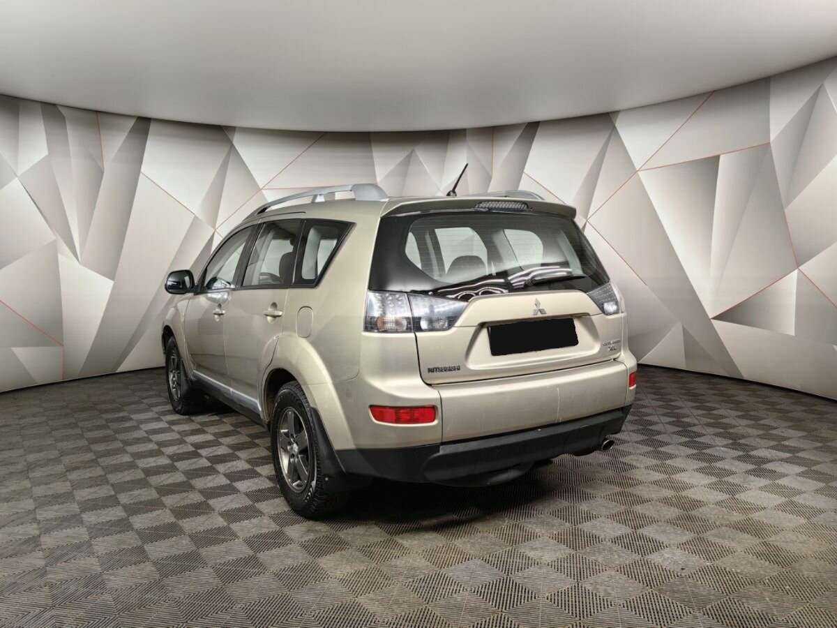 Купить Mitsubishi Outlander с пробегом. Фото: #3