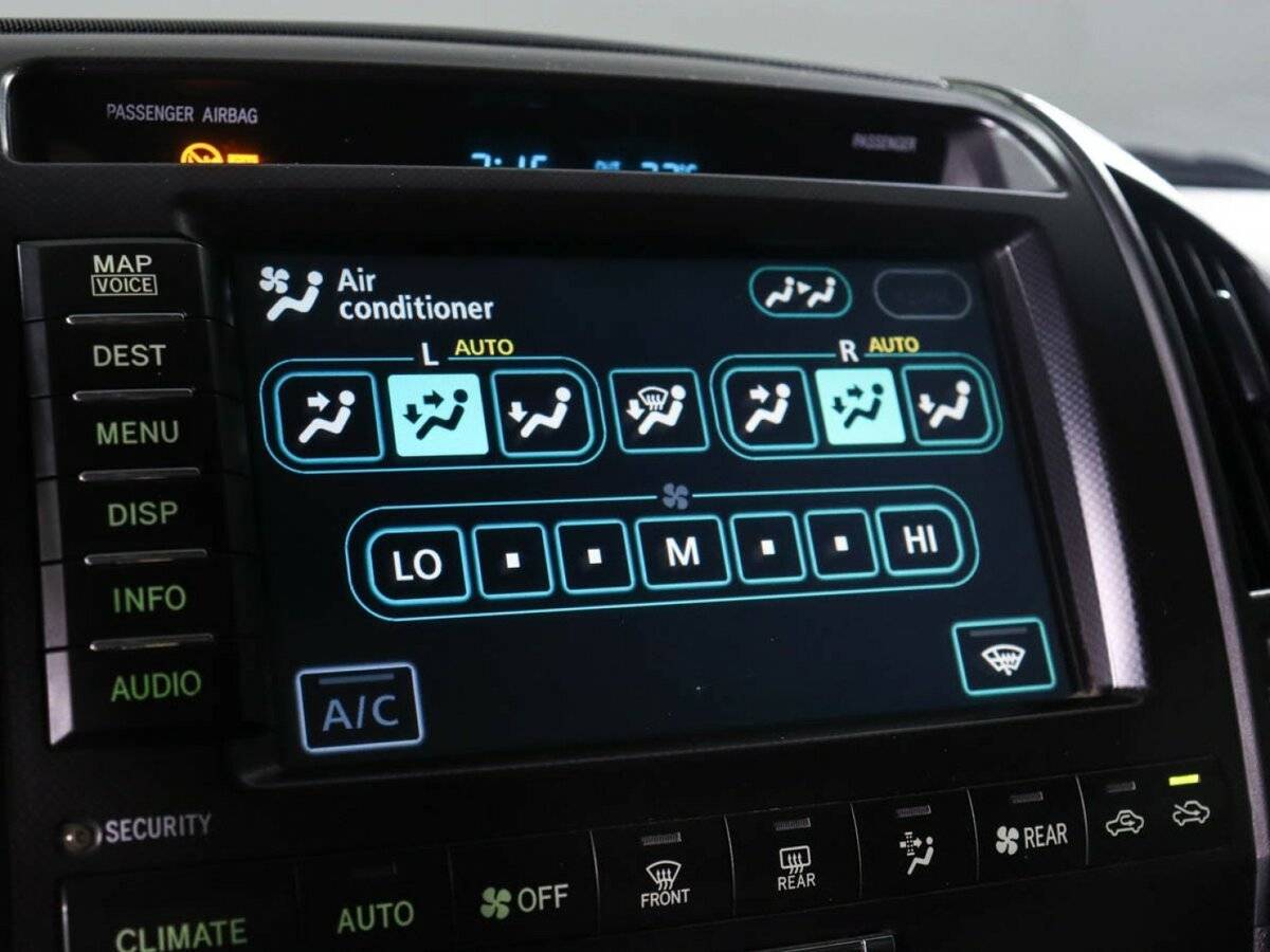 Купить Toyota Land Cruiser с пробегом. Фото: #19
