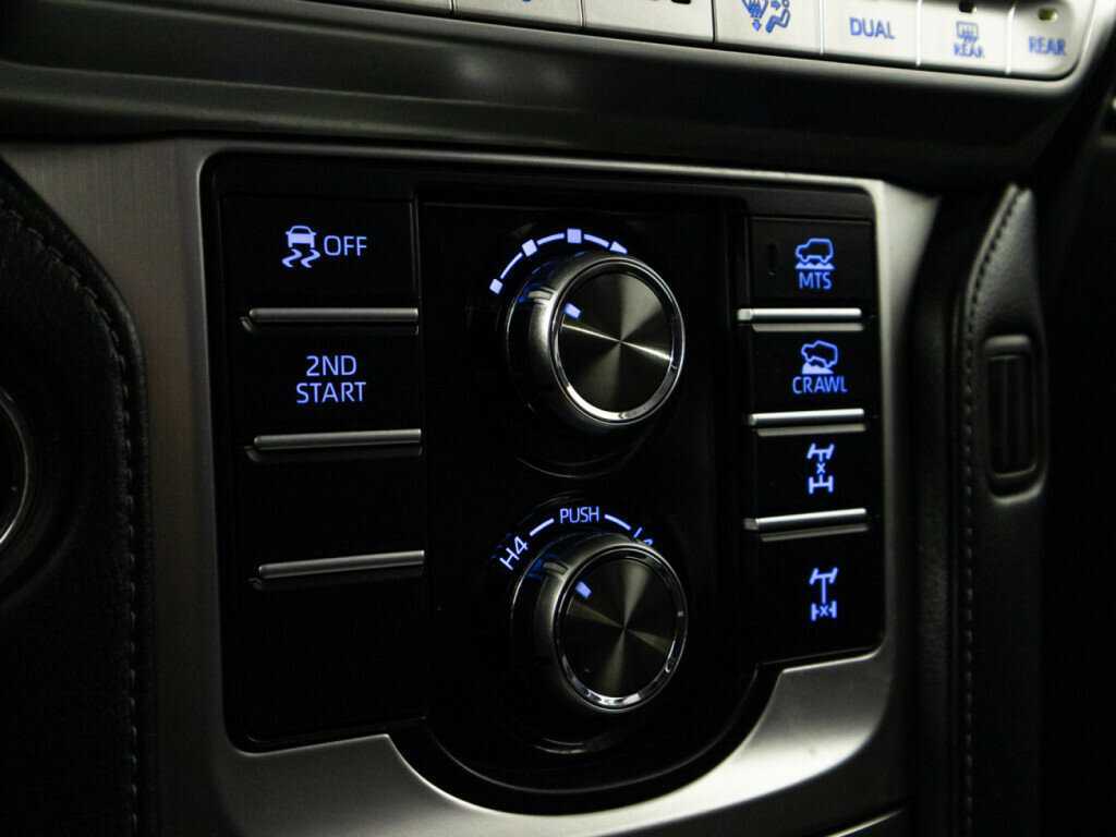 Купить Toyota Land Cruiser Prado с пробегом. Фото: #13