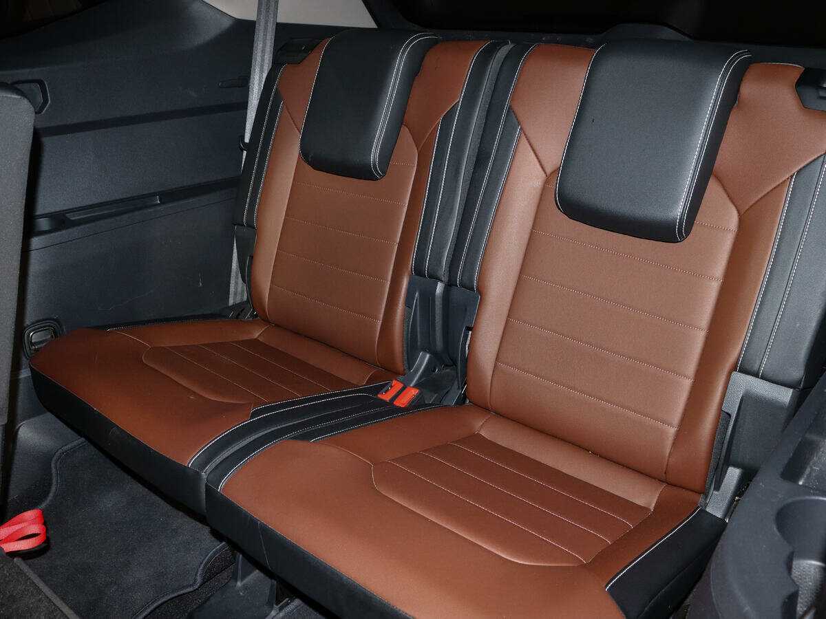 Купить Volkswagen Teramont с пробегом. Фото: #10