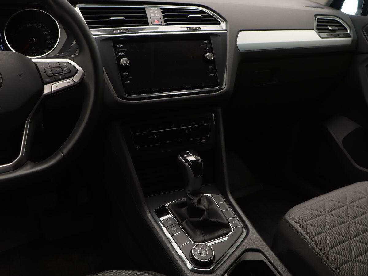 Купить Volkswagen Tiguan с пробегом. Фото: #15