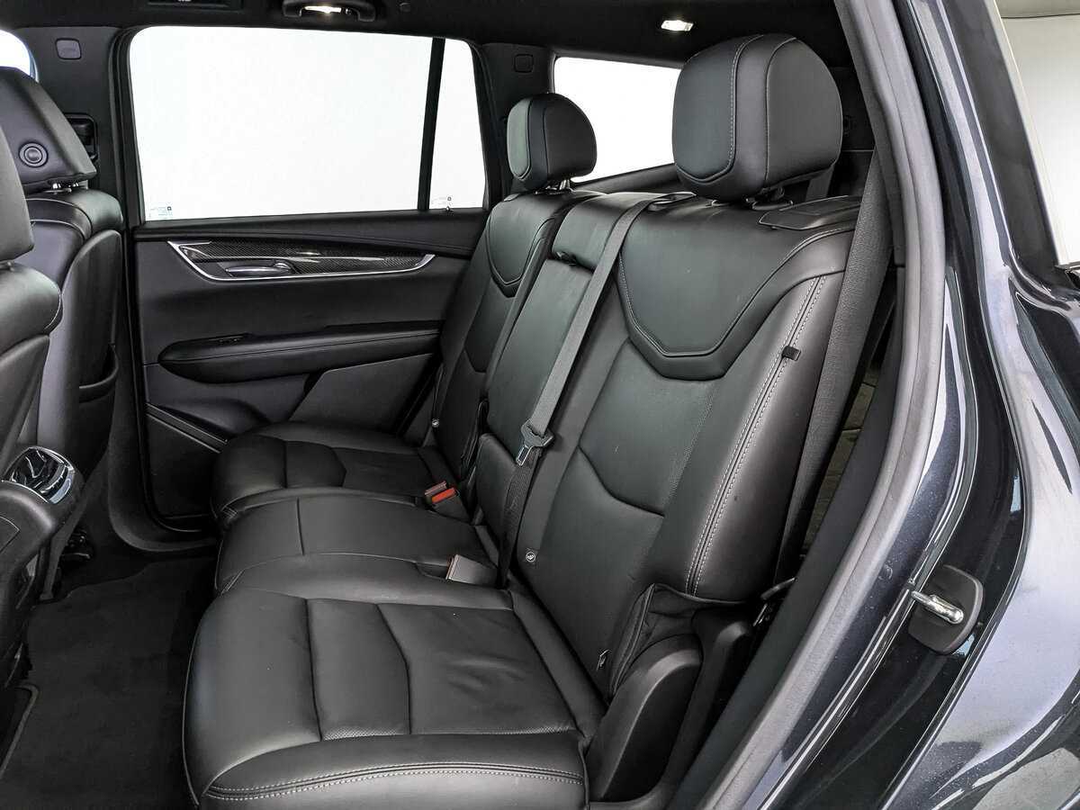 Купить Cadillac XT6 с пробегом. Фото: #17