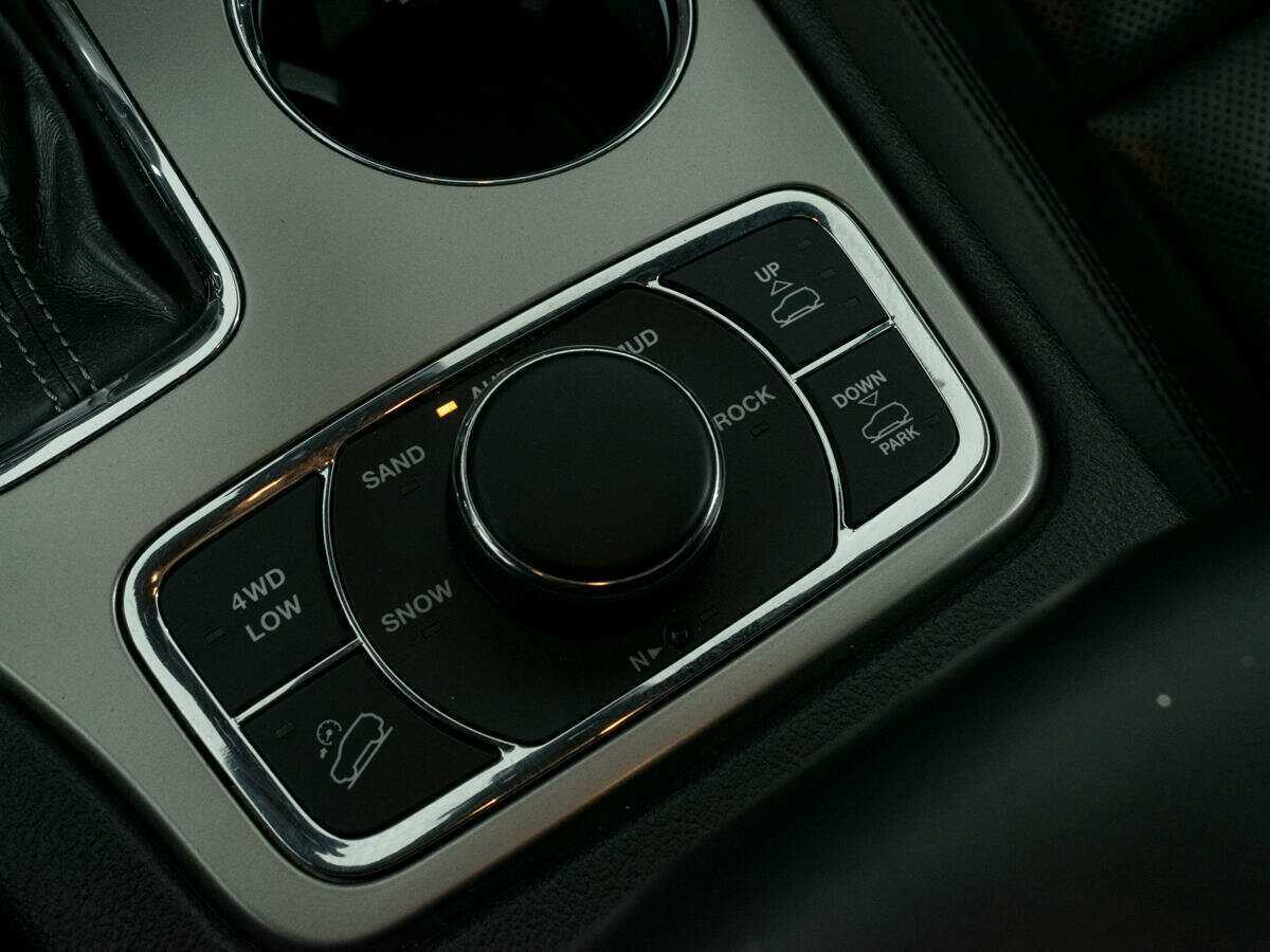 Купить Jeep Grand Cherokee с пробегом. Фото: #21