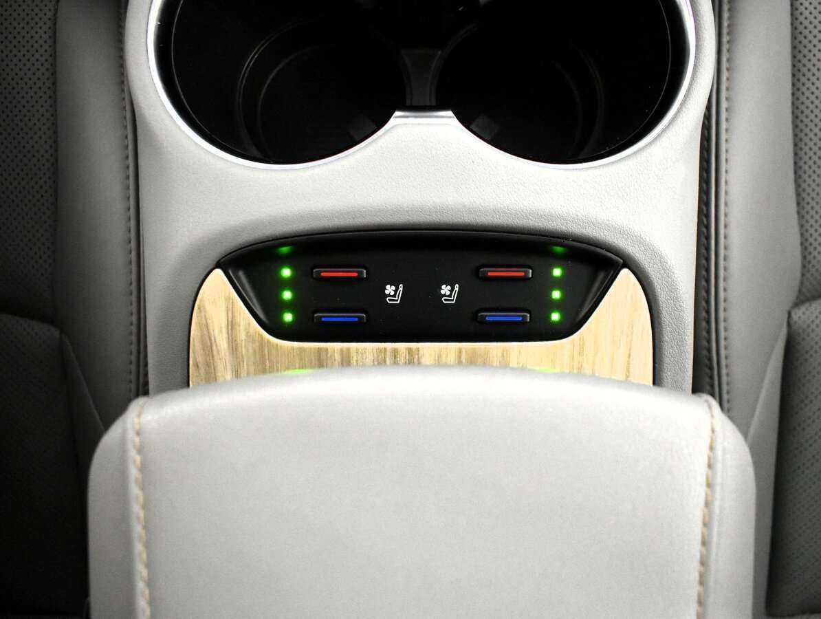 Купить Toyota Venza с пробегом. Фото: #13
