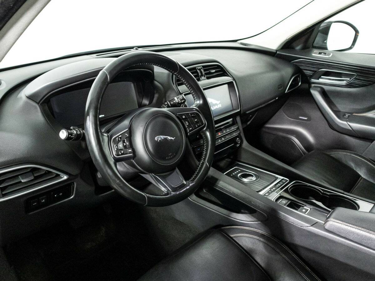 Купить Jaguar F-Pace с пробегом. Фото: #10