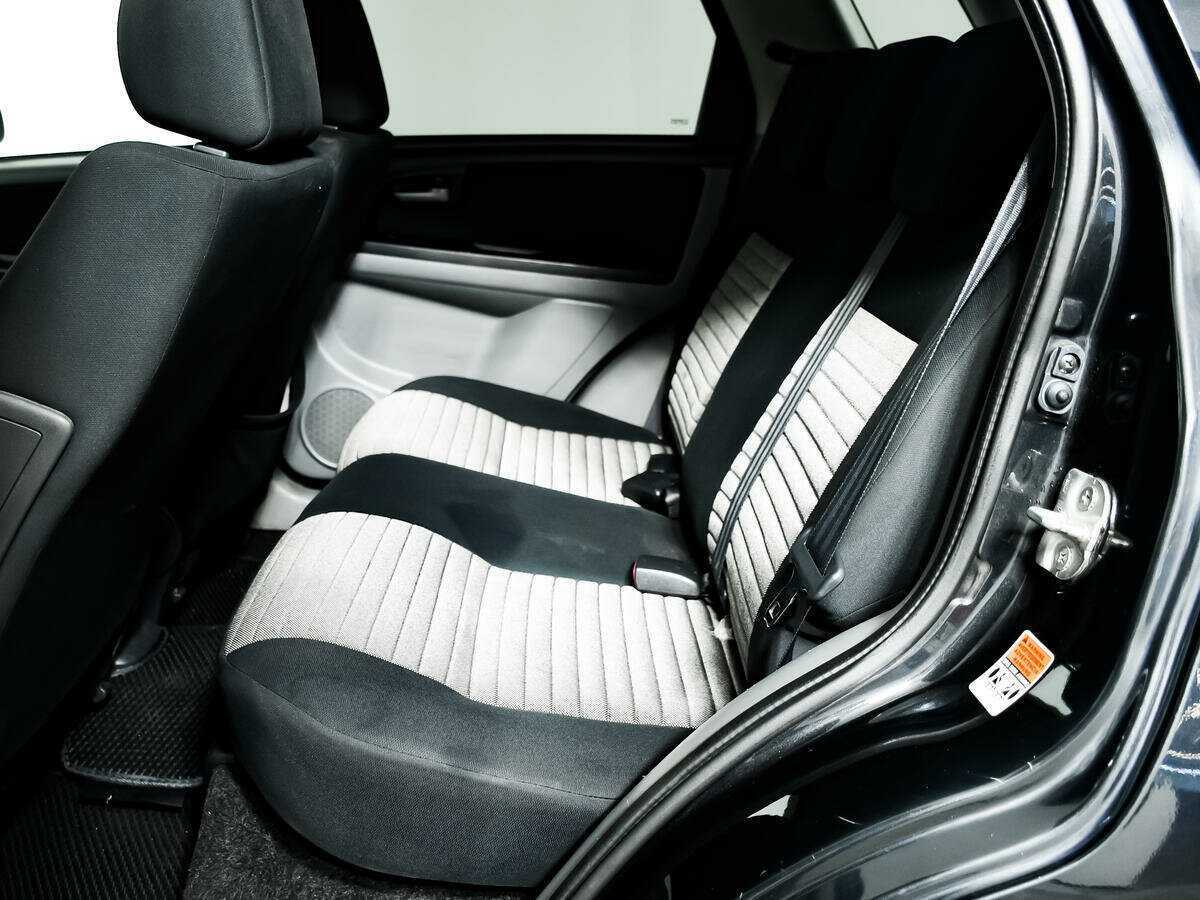 Купить Suzuki SX4 с пробегом. Фото: #11