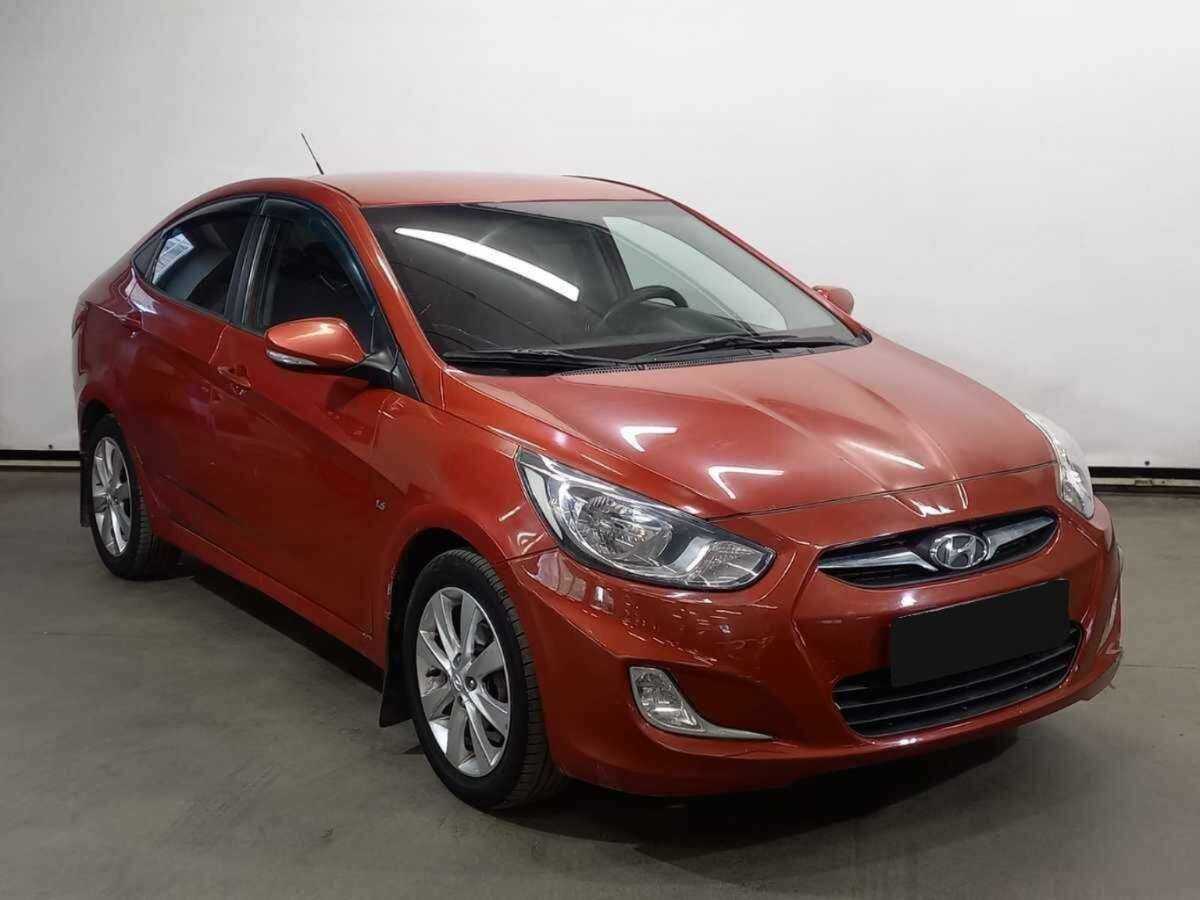 Купить Hyundai Solaris с пробегом. Фото: #2