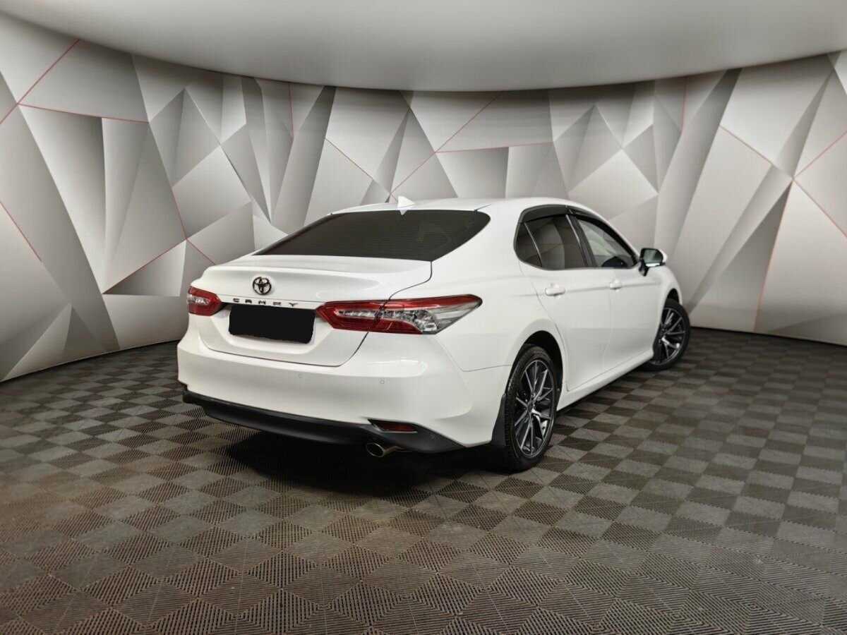 Купить Toyota Camry с пробегом. Фото: #1