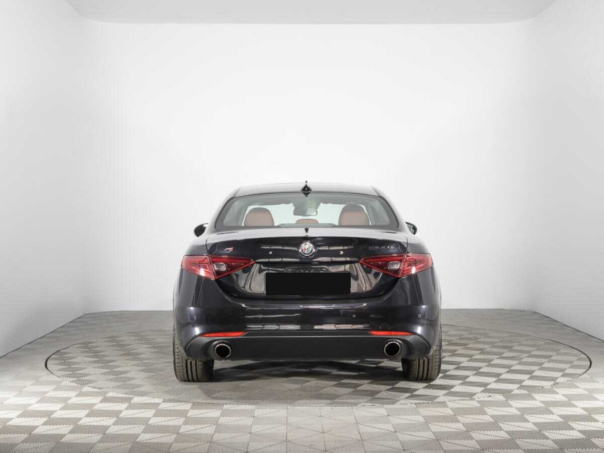Купить Alfa Romeo Giulia с пробегом. Фото: #5