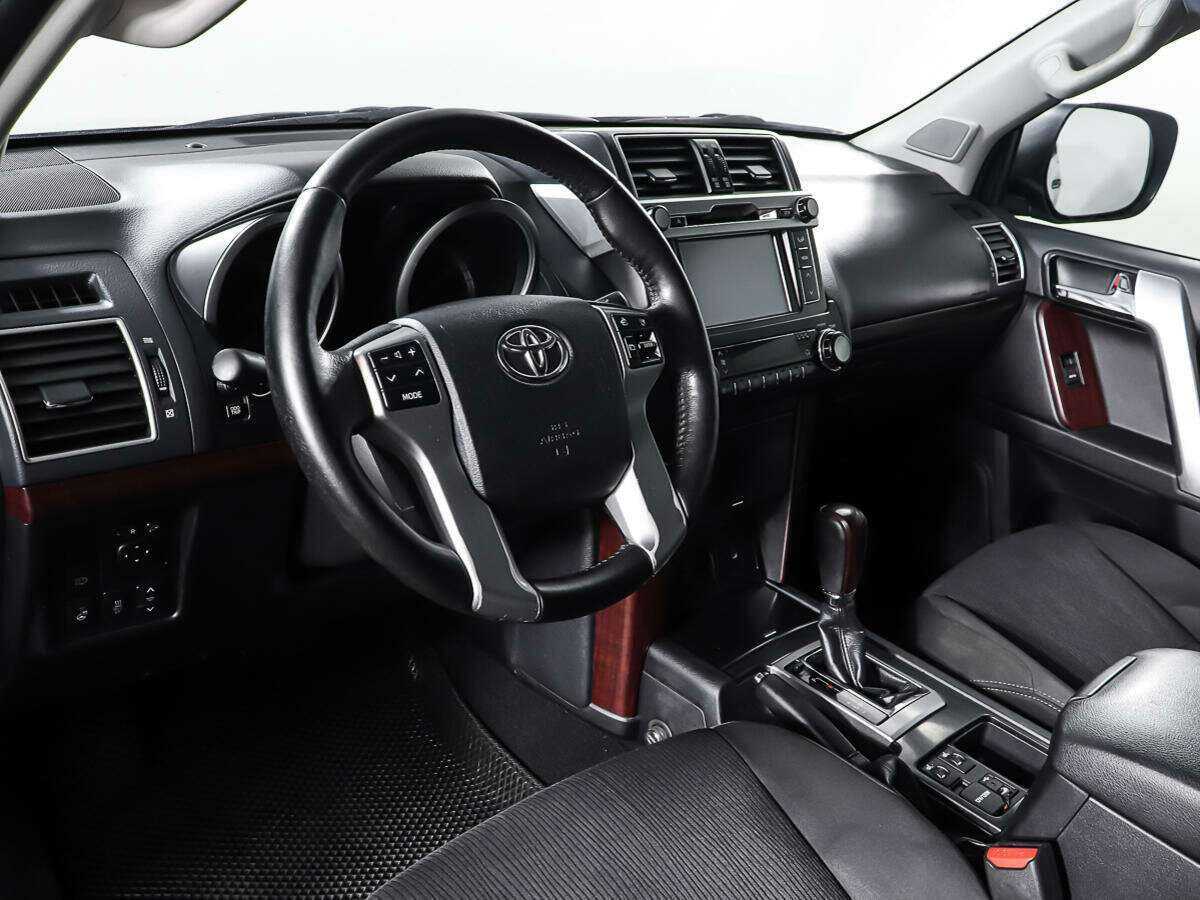 Купить Toyota Land Cruiser Prado с пробегом. Фото: #12