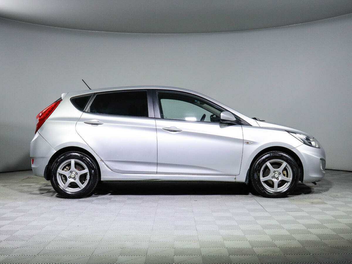Купить Hyundai Solaris с пробегом. Фото: #3