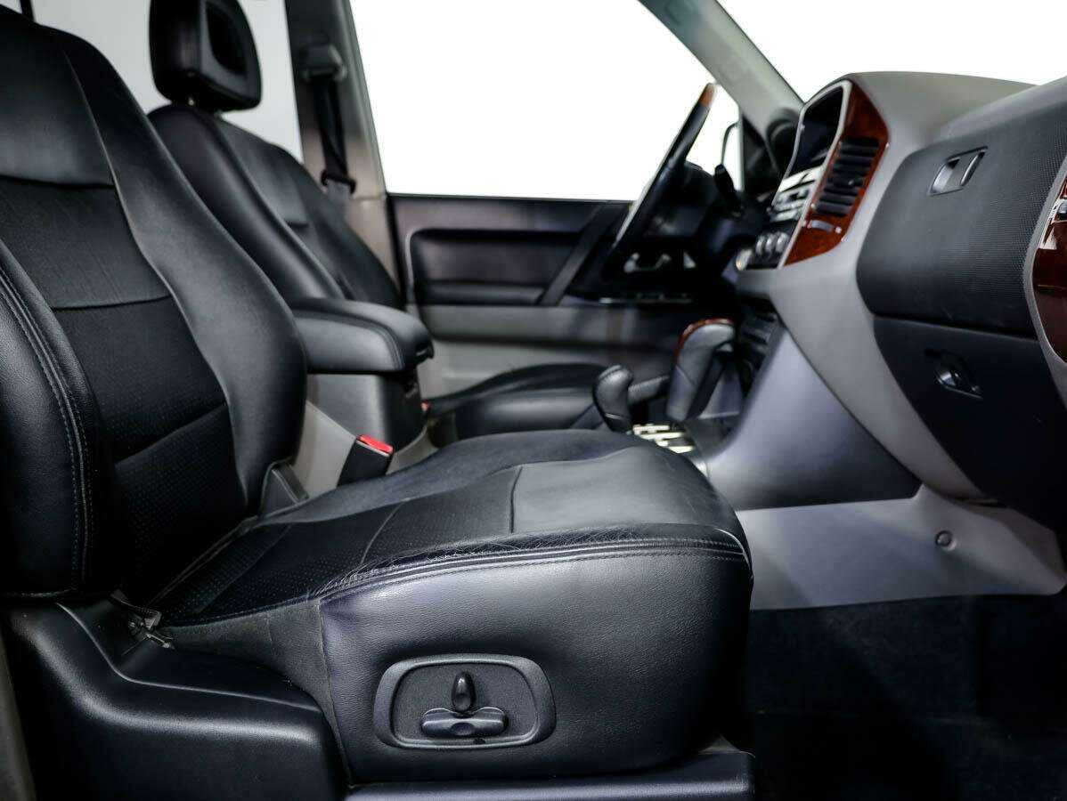 Купить Mitsubishi Pajero с пробегом. Фото: #8