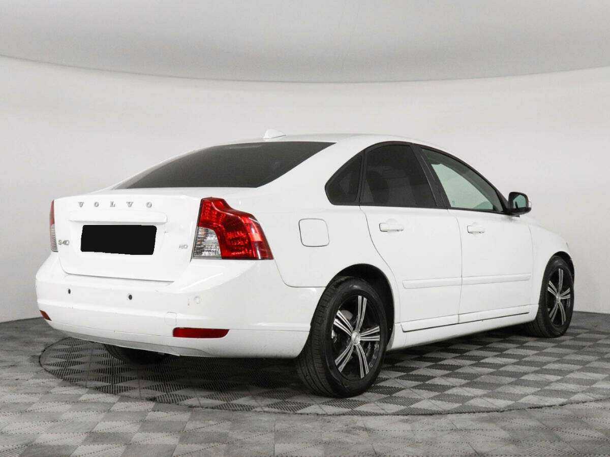 Купить Volvo S40 с пробегом. Фото: #2