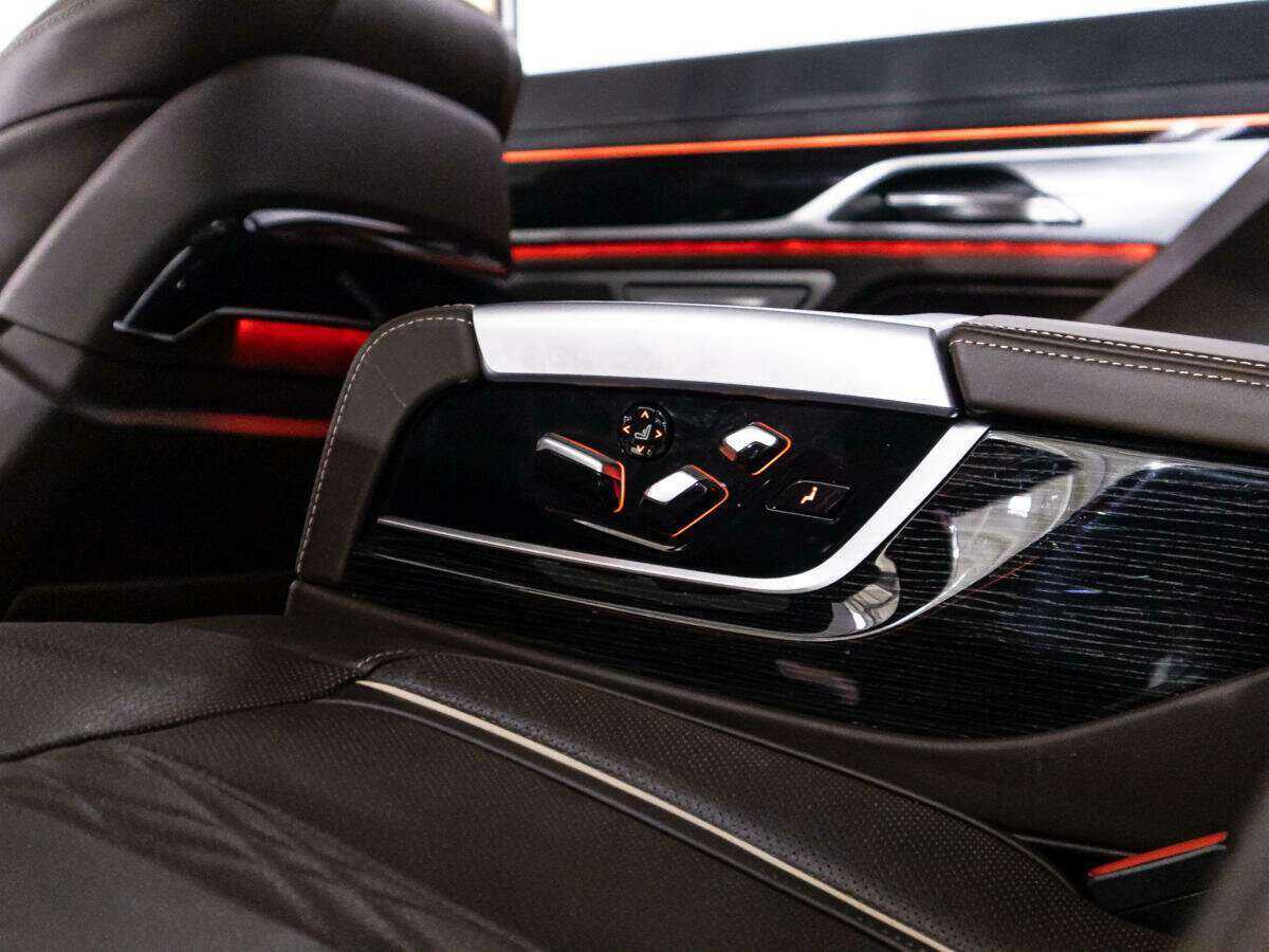 Купить BMW 7 серии с пробегом. Фото: #18